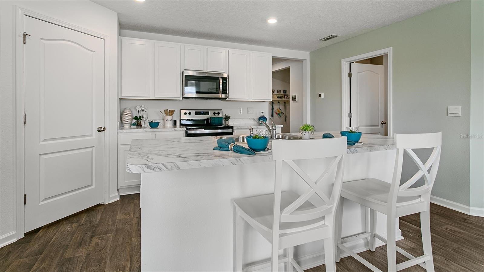 Image 6 of 32 For 37 Springwood Drive S