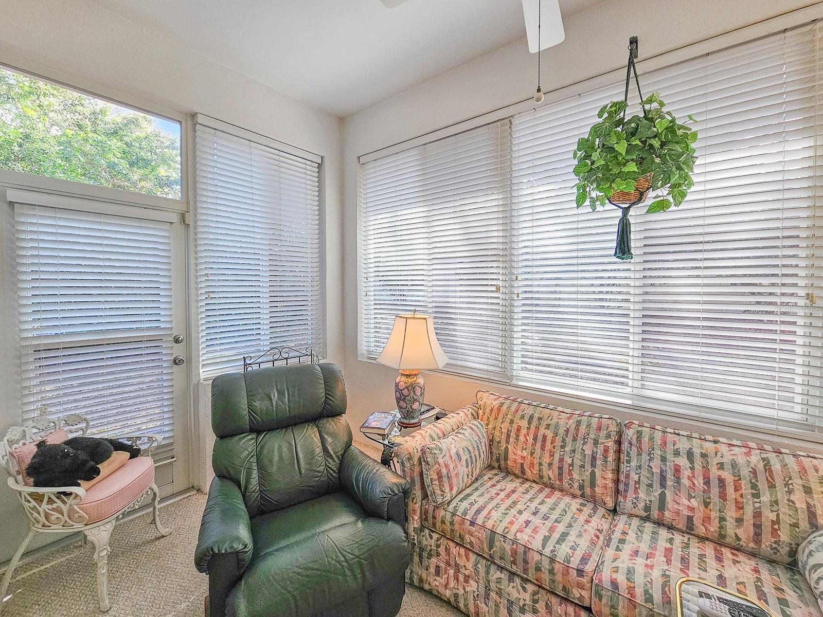 Image 14 of 61 For 1187 Athlone Way