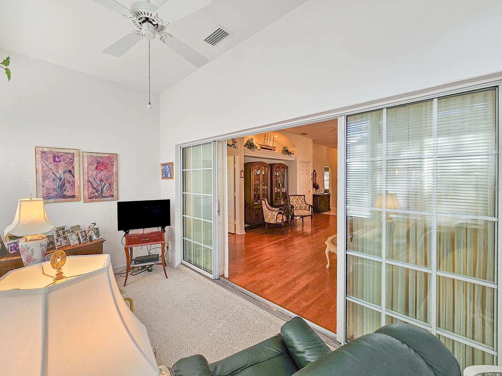 Image 15 of 61 For 1187 Athlone Way