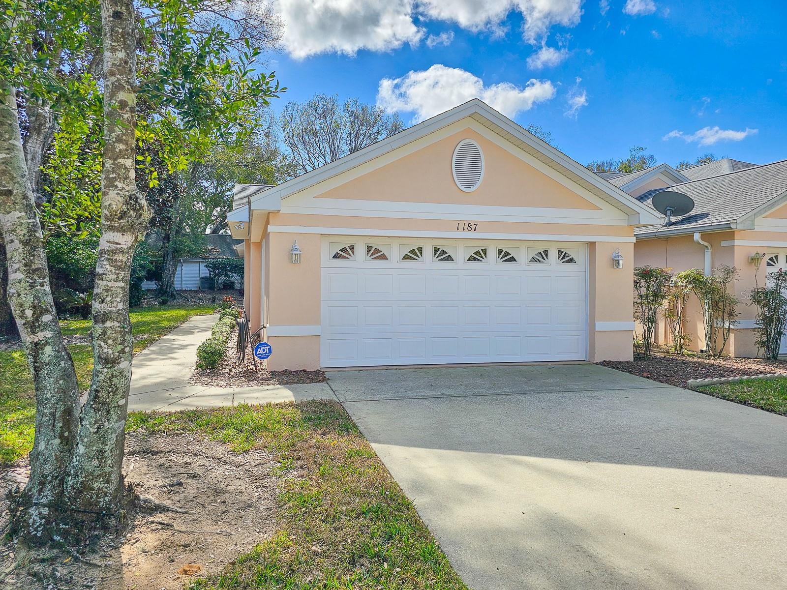 Image 2 of 61 For 1187 Athlone Way