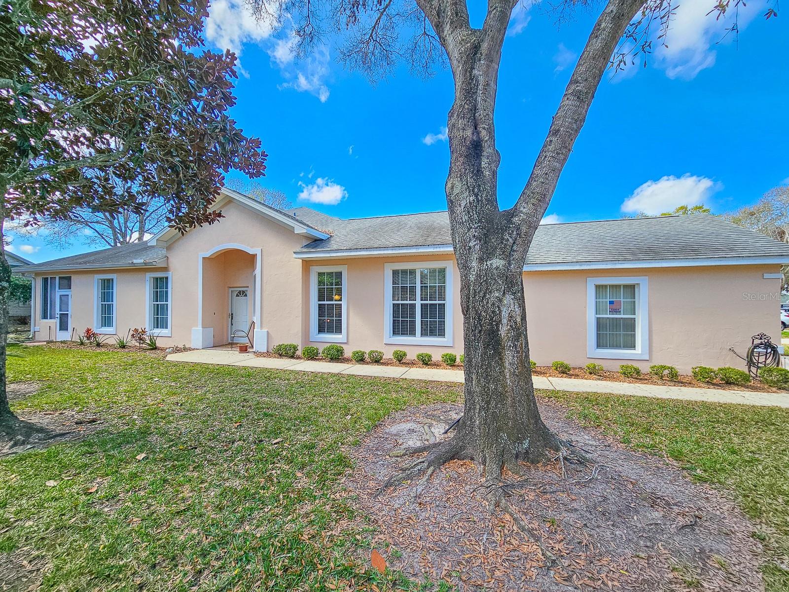 Image 3 of 61 For 1187 Athlone Way