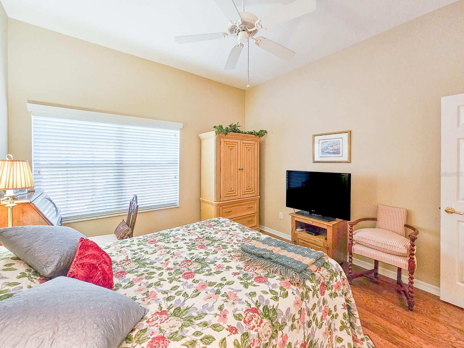 Image 33 of 61 For 1187 Athlone Way