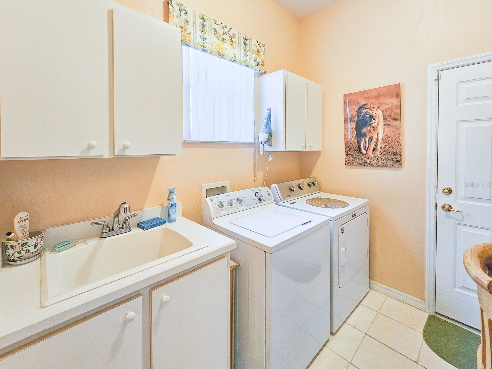 Image 41 of 61 For 1187 Athlone Way