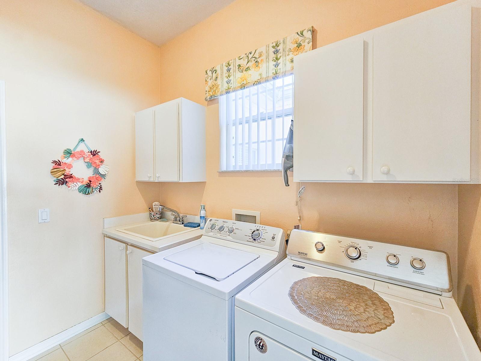 Image 42 of 61 For 1187 Athlone Way