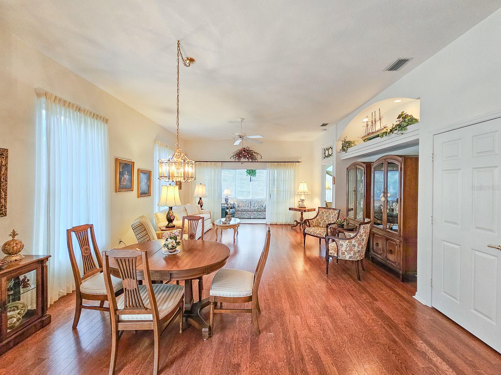 Image 7 of 61 For 1187 Athlone Way