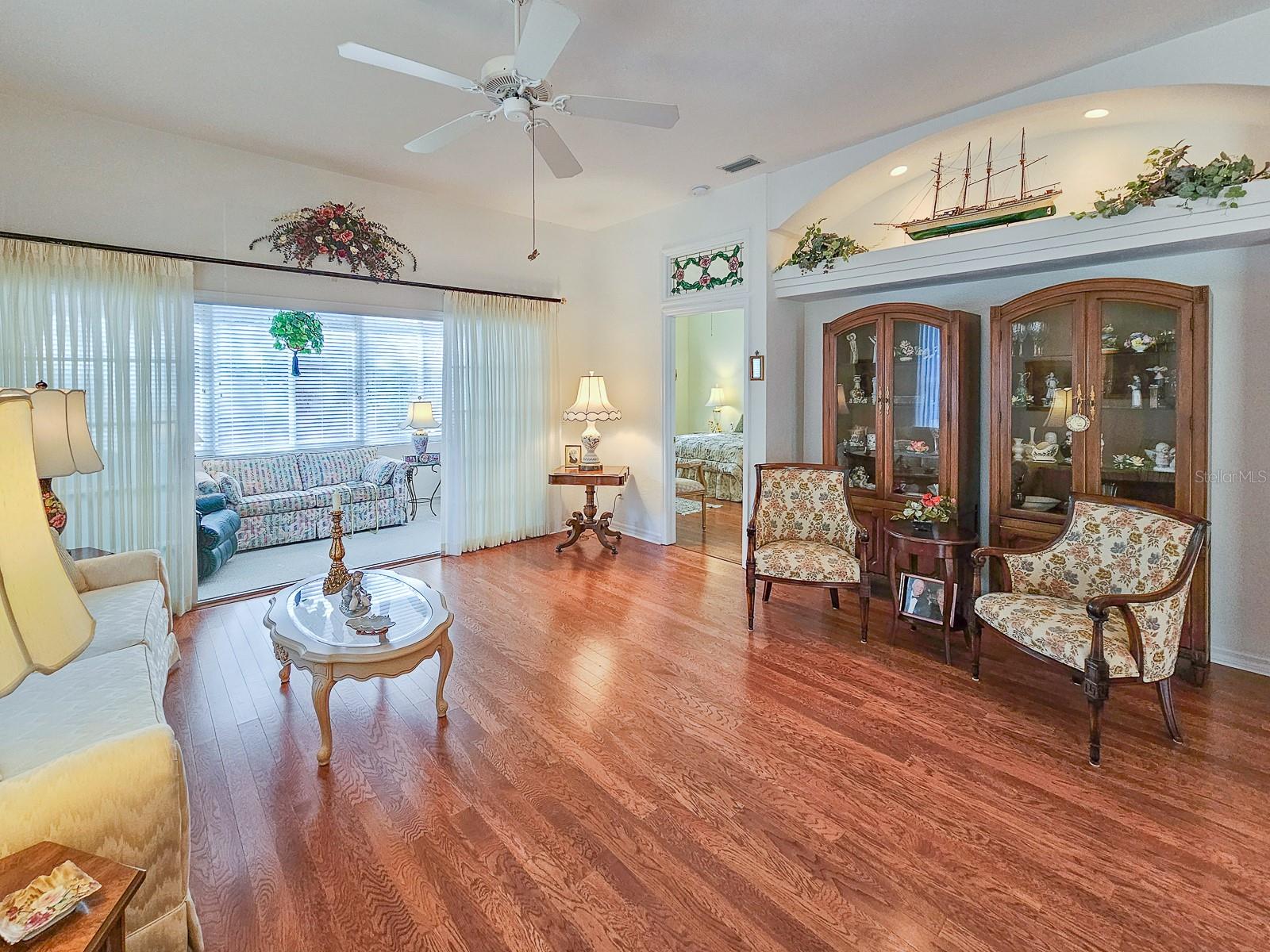 Image 9 of 61 For 1187 Athlone Way