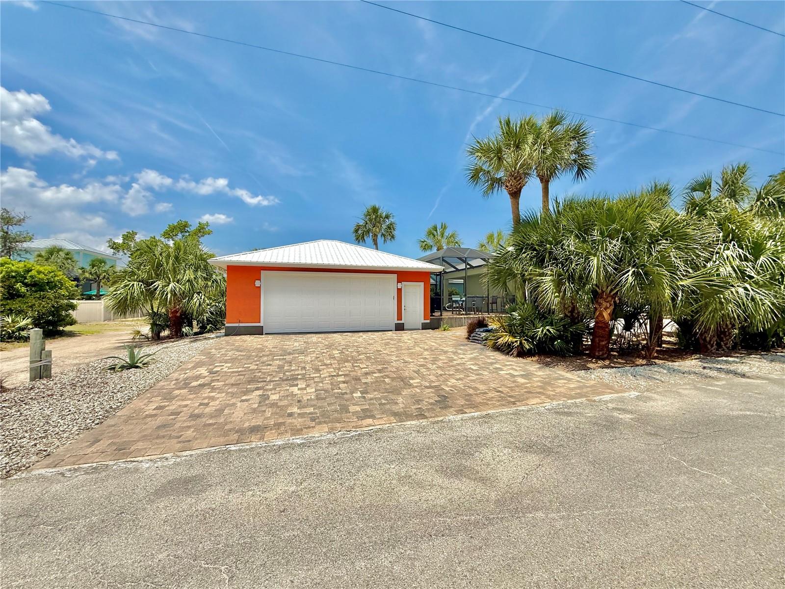 Image 76 of 94 For 2048 Daytona Avenue