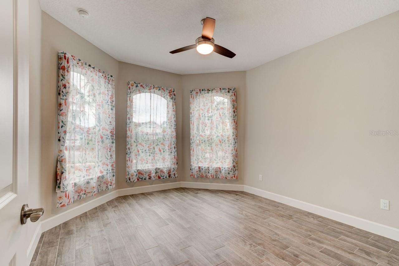 Image 17 of 74 For 1068 Sea Shell Court