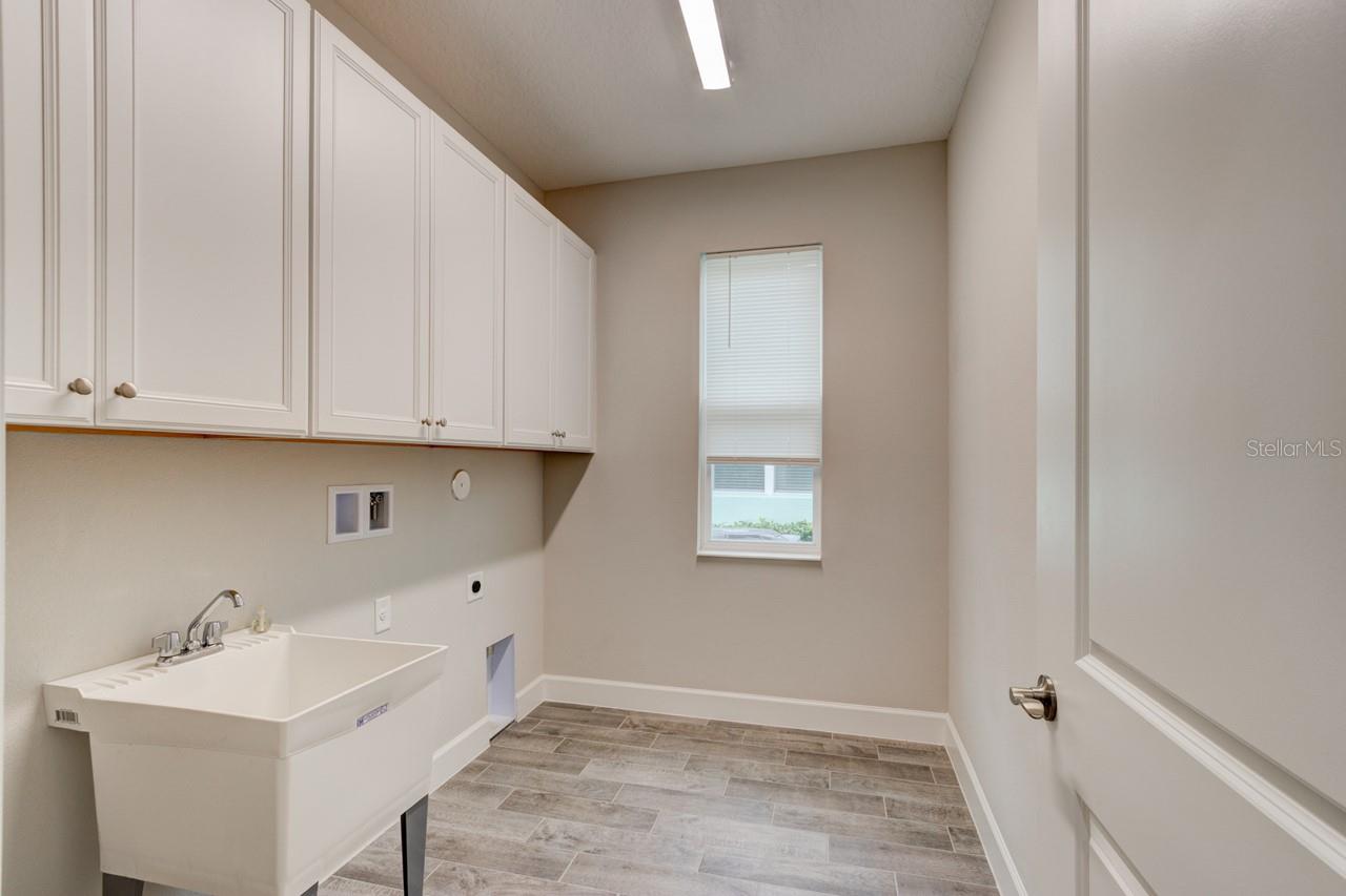 Image 19 of 74 For 1068 Sea Shell Court