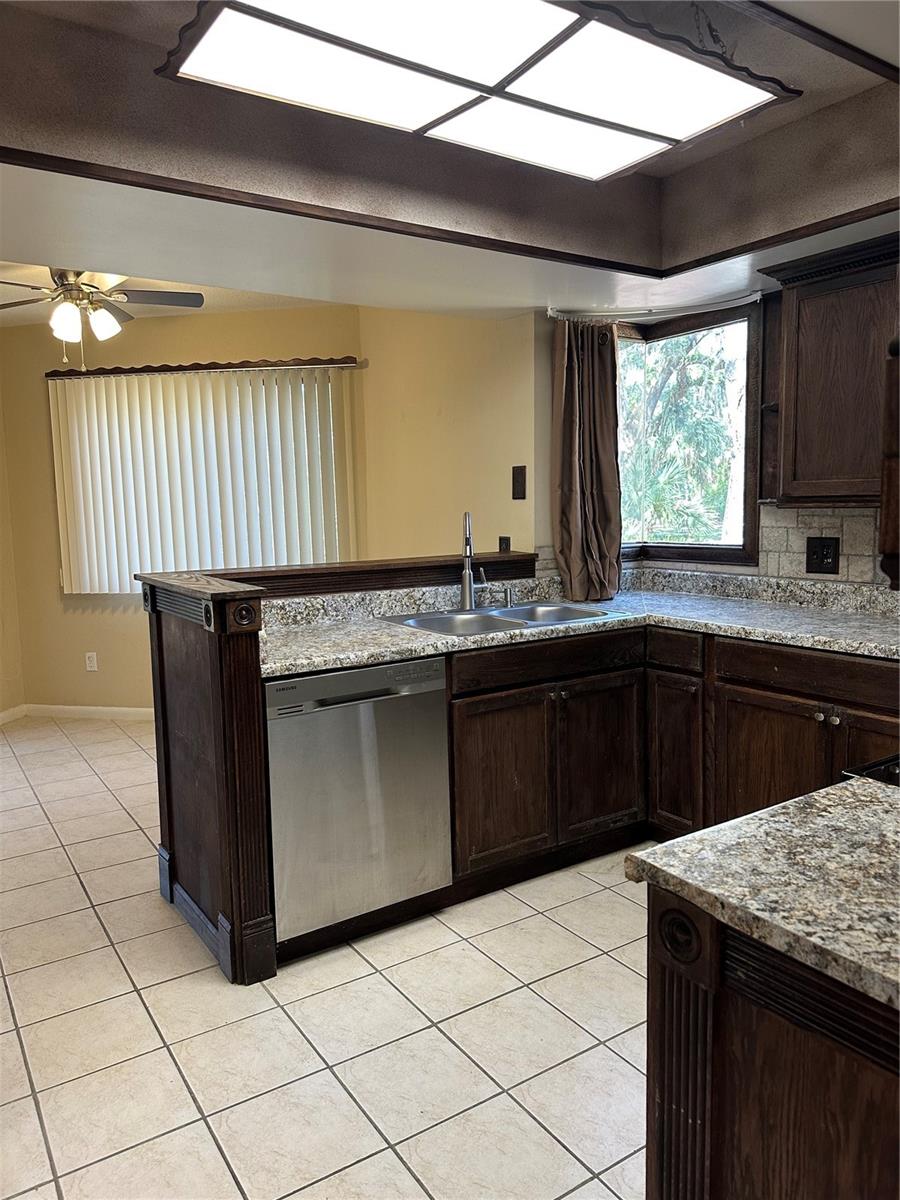 Image 3 of 20 For 4600 Moody Boulevard 3j