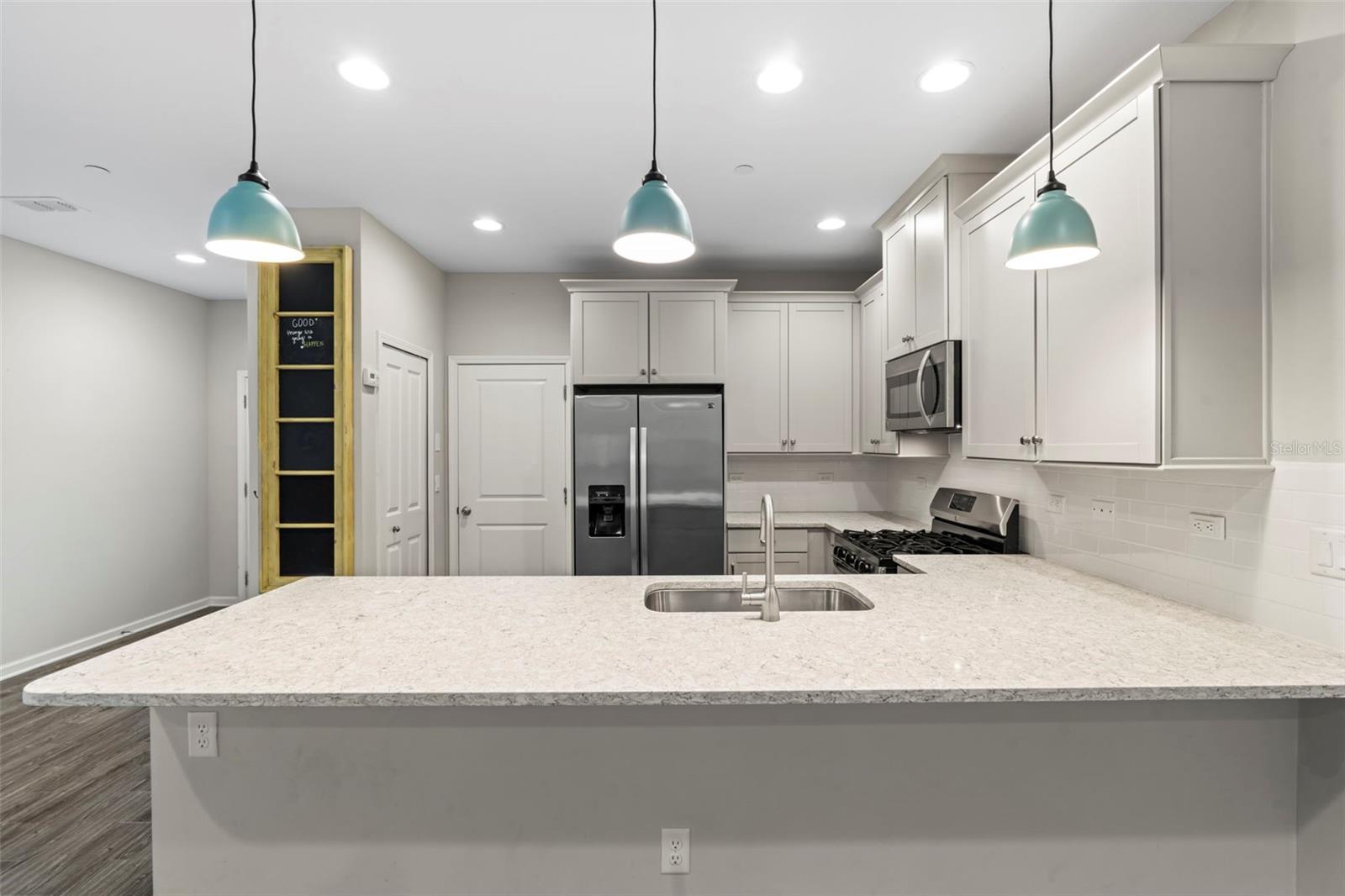 Image 12 of 43 For 20 Pindo Palm Drive