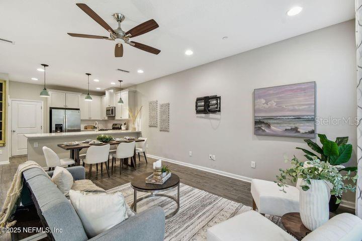 Image 15 of 43 For 20 Pindo Palm Drive