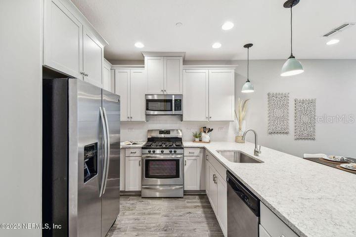 Image 7 of 43 For 20 Pindo Palm Drive