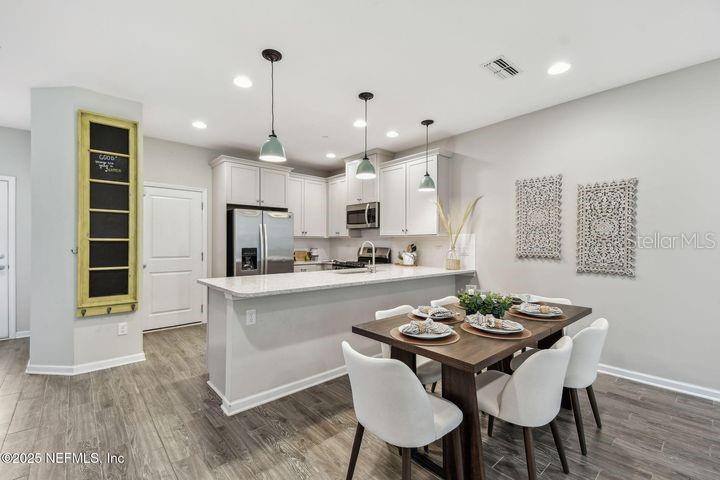 Image 9 of 43 For 20 Pindo Palm Drive