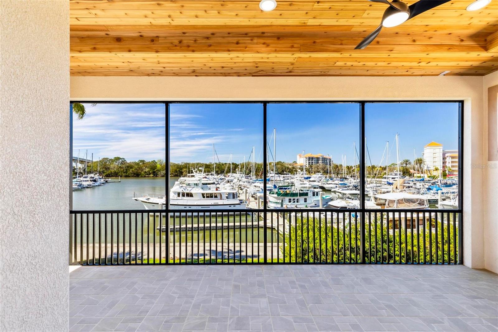 Image 27 of 49 For 142 Harbor Village Point S