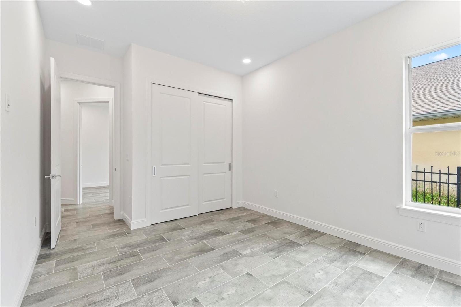 Image 42 of 73 For 7 Crandon Court