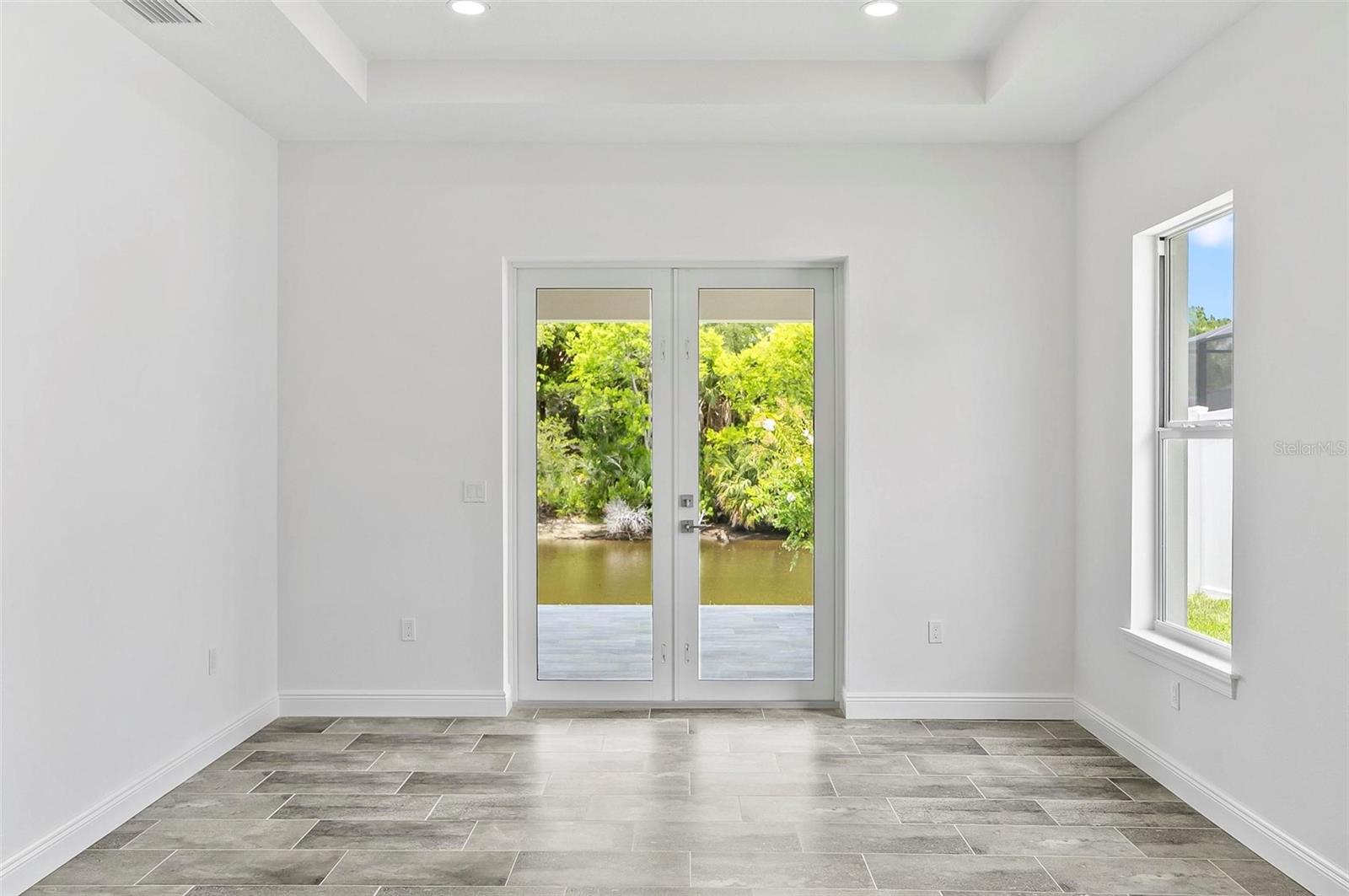 Image 45 of 73 For 7 Crandon Court