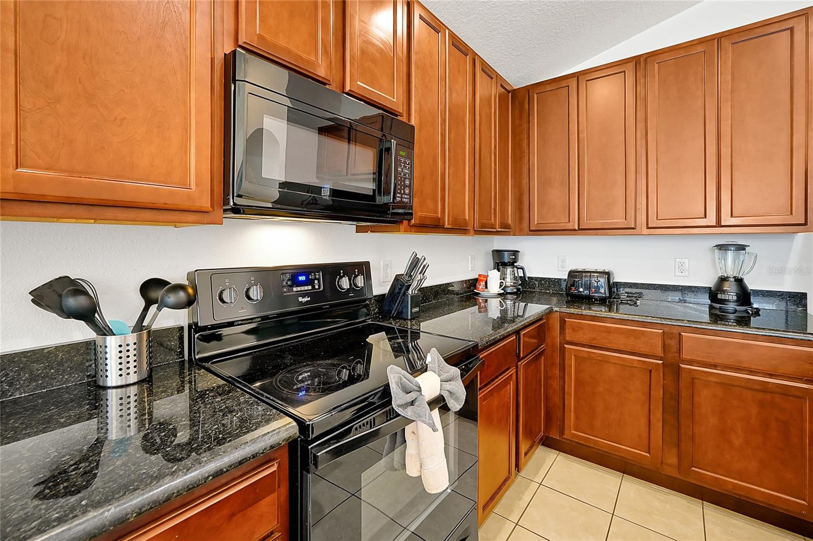 Image 4 of 69 For 410 Viola Drive