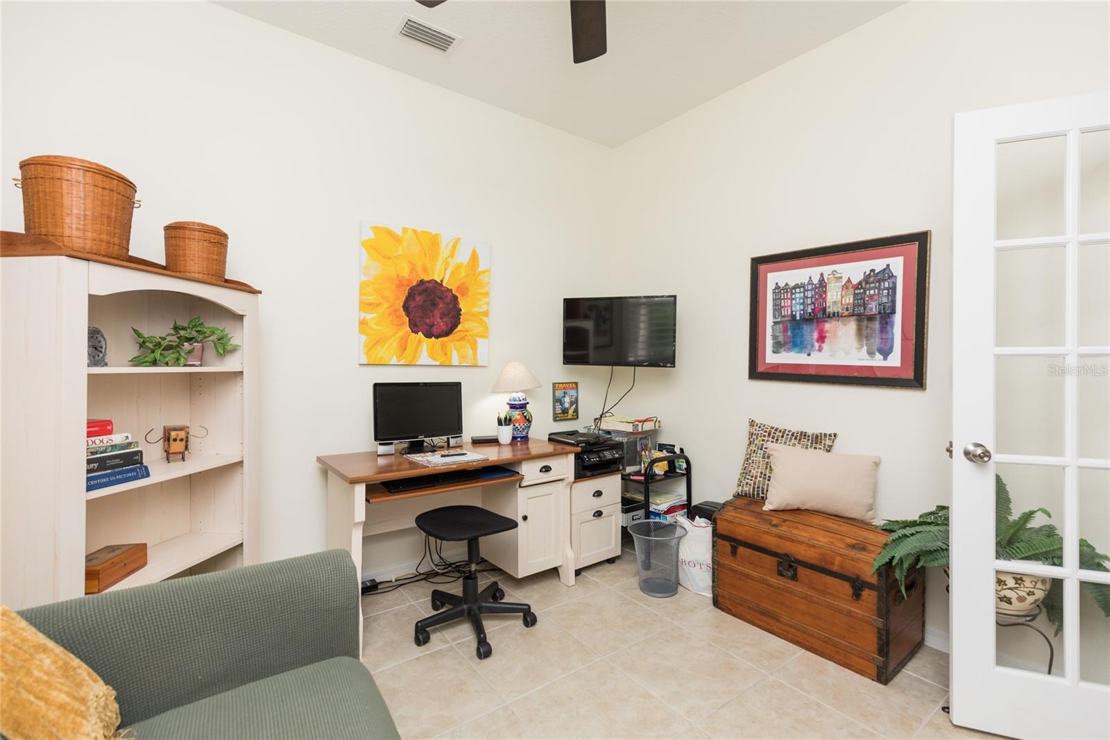Listing photo id 41 for 22 Pelican Court