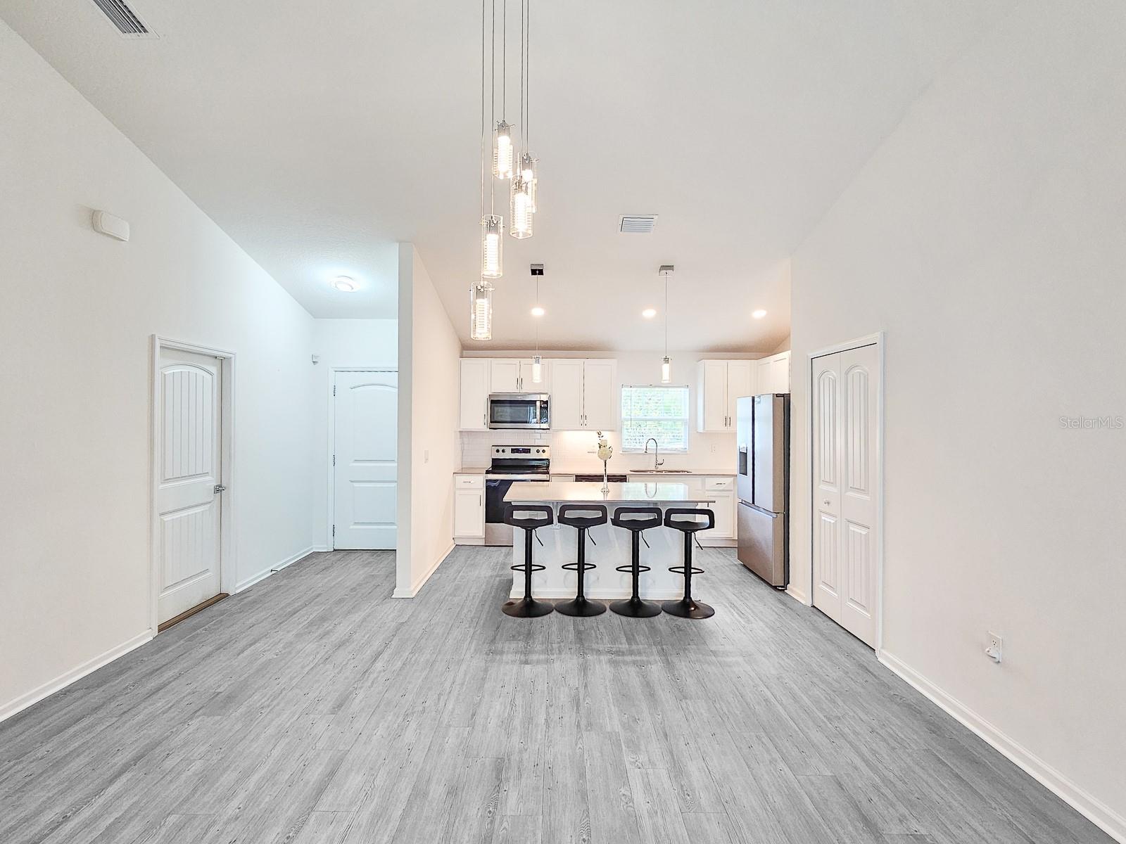 Image 10 of 34 For 1 Service Tree Place