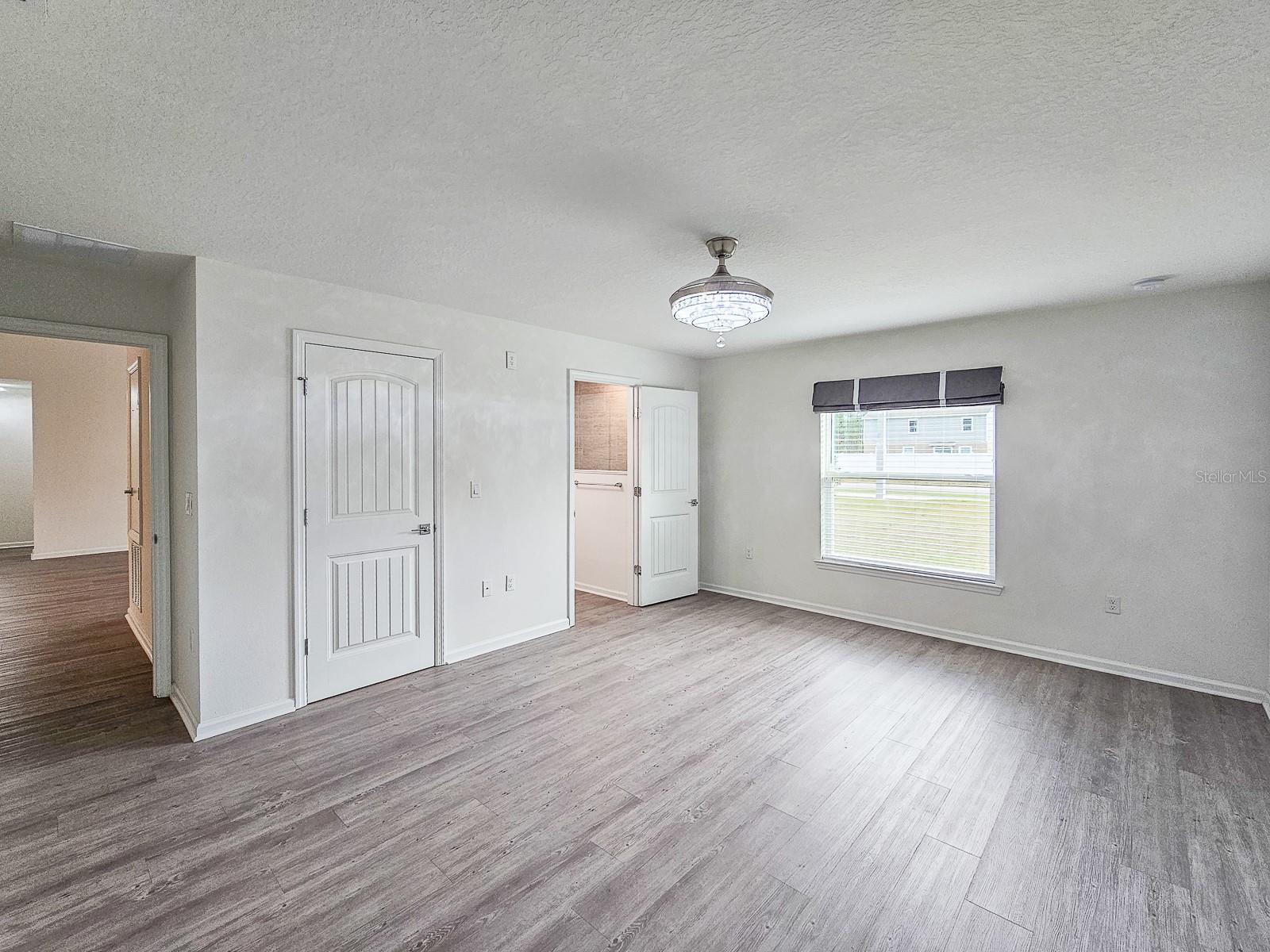 Image 17 of 34 For 1 Service Tree Place