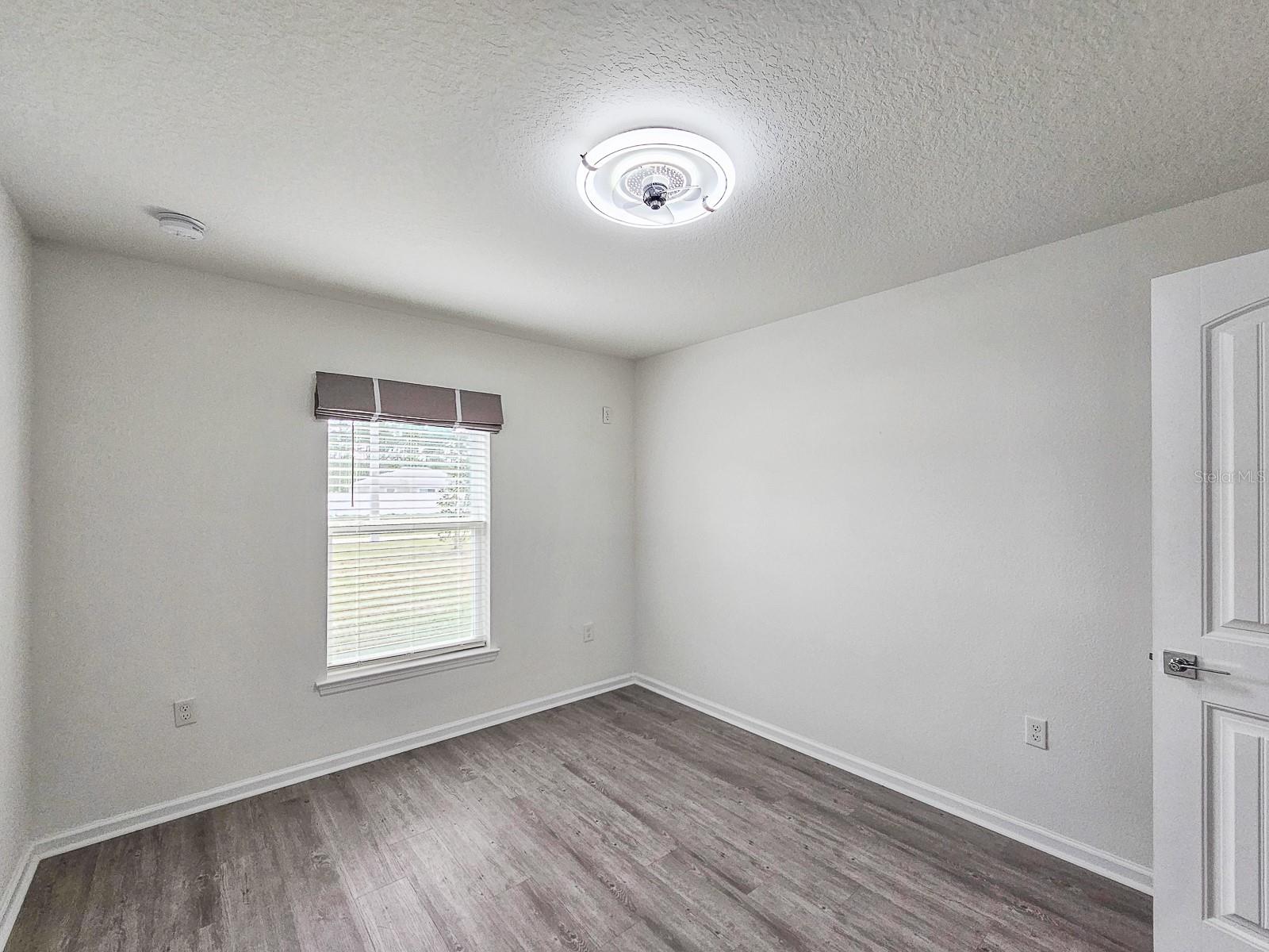 Image 31 of 34 For 1 Service Tree Place