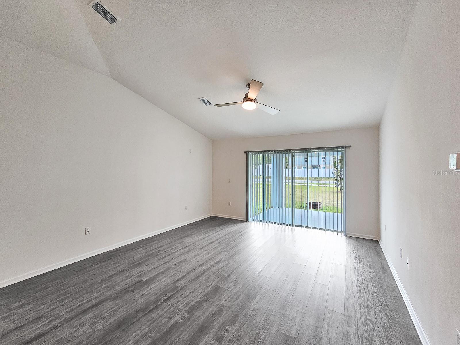 Image 6 of 34 For 1 Service Tree Place