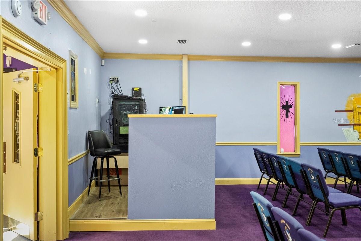 Image 18 of 48 For 1434 Oakhurst Avenue