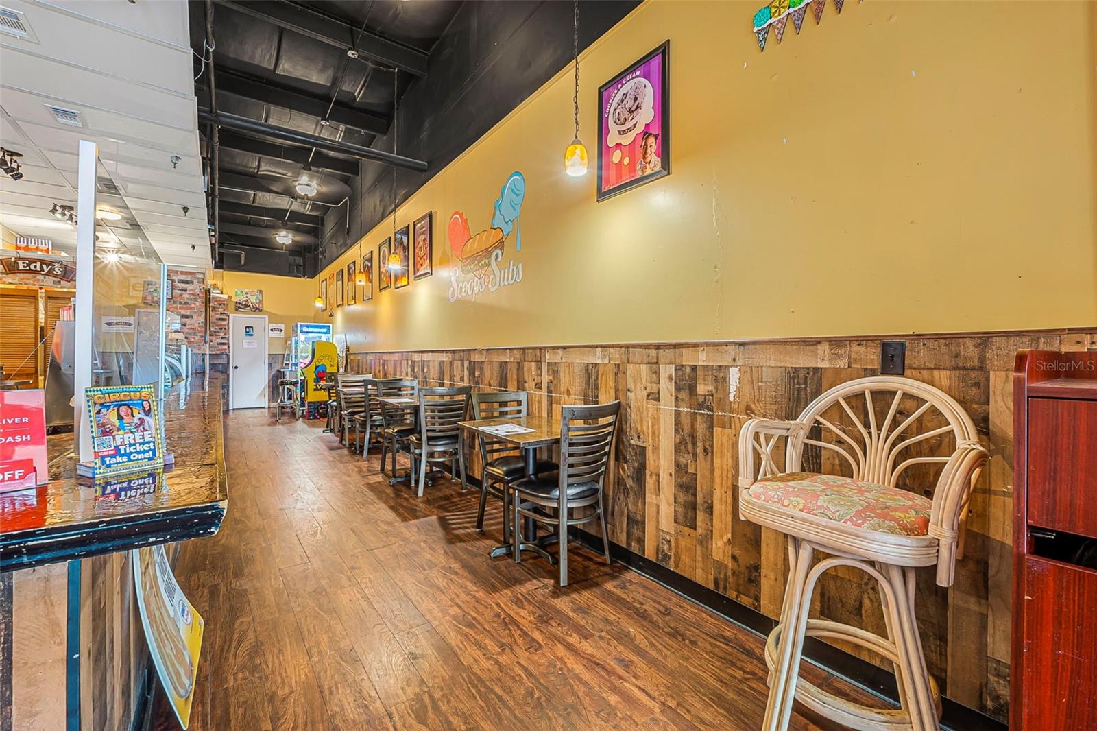 Image 13 of 23 For 223 St. Joe Plaza