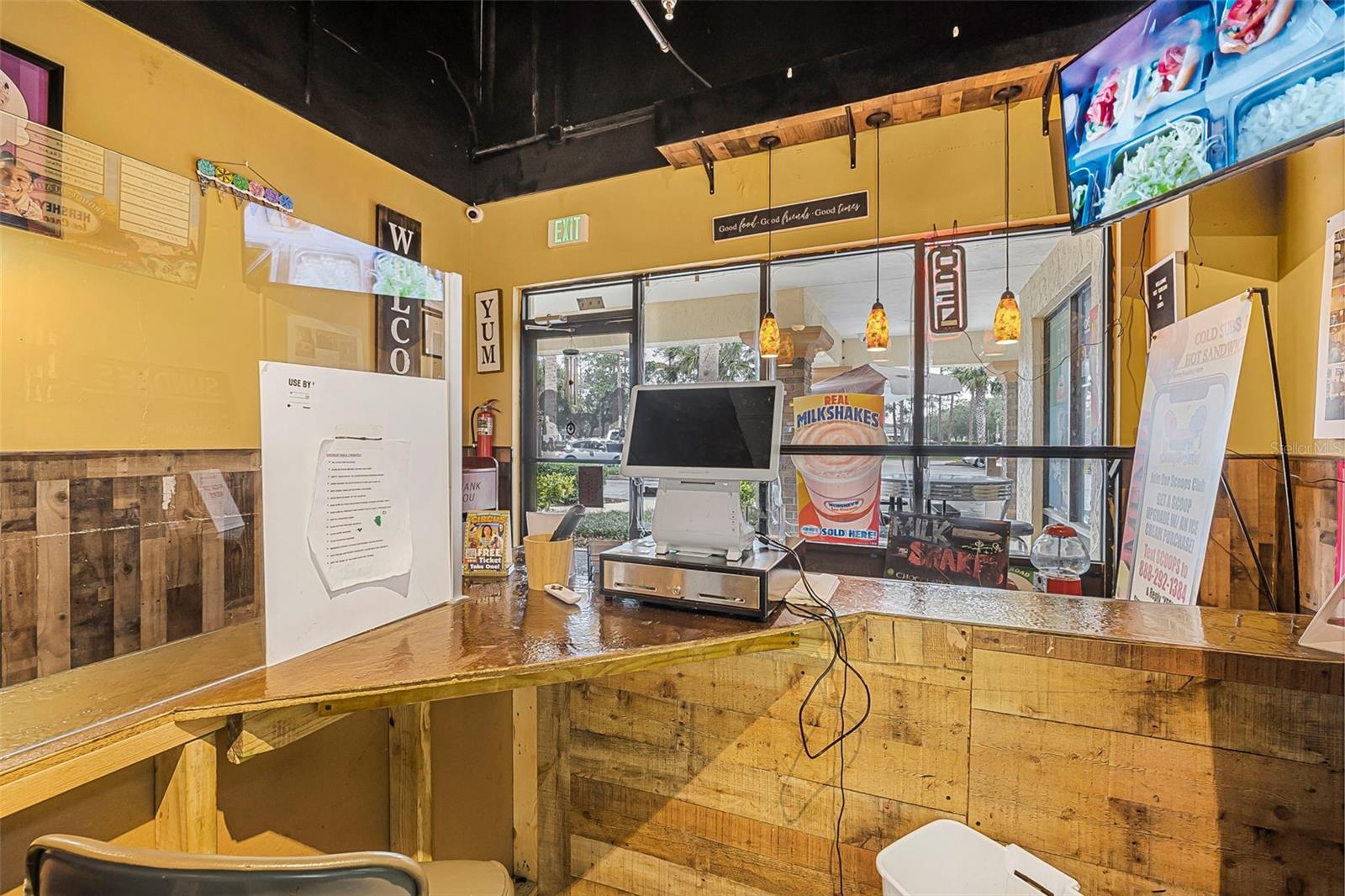 Image 15 of 23 For 223 St. Joe Plaza