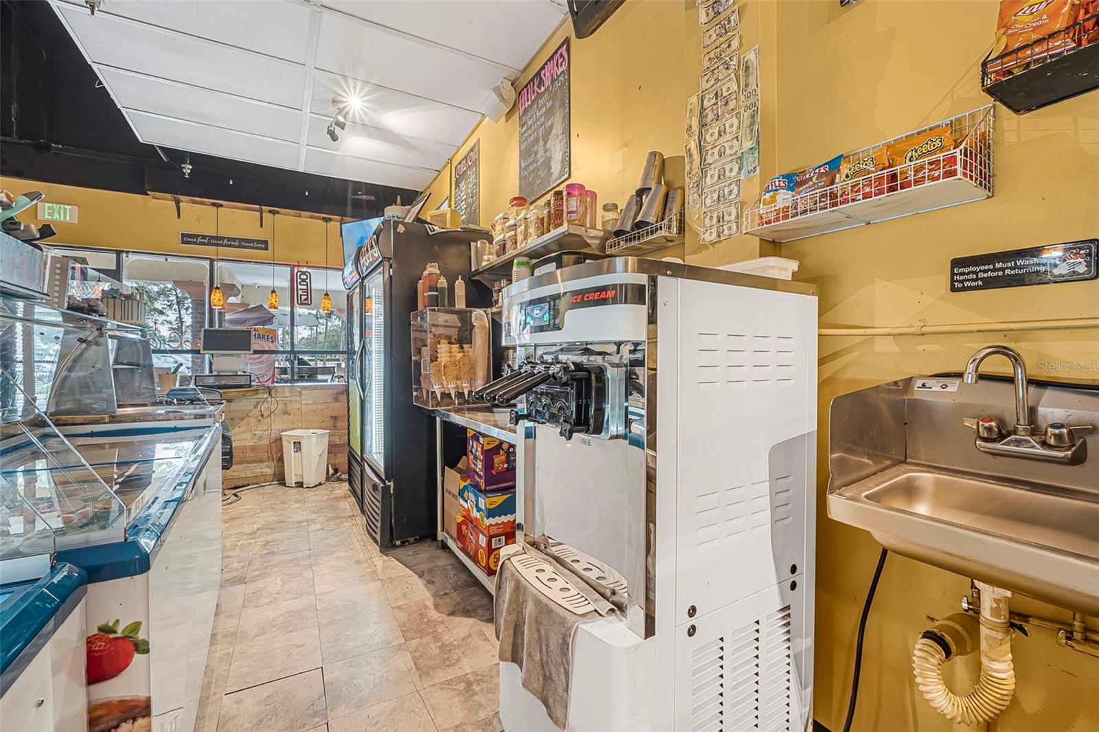 Image 17 of 23 For 223 St. Joe Plaza