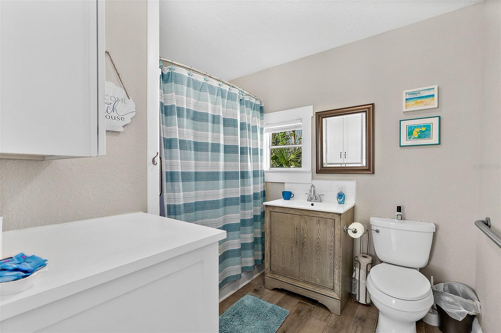 Image 18 of 29 For 409 Daytona Avenue