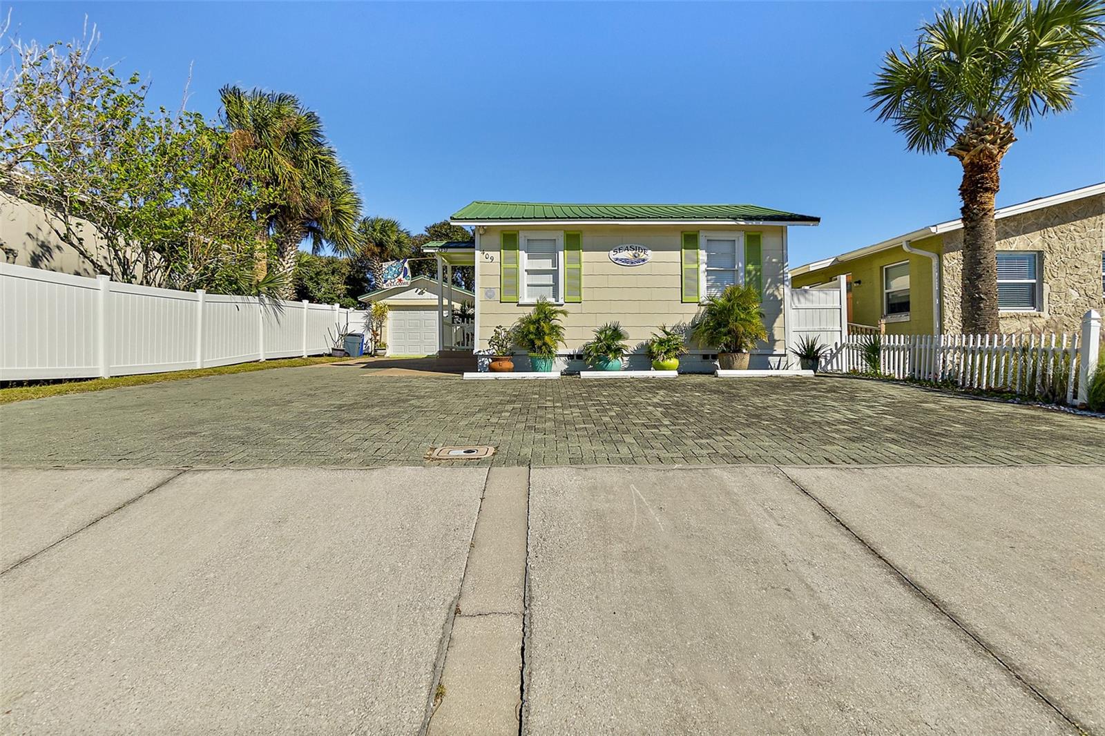 Image 23 of 29 For 409 Daytona Avenue