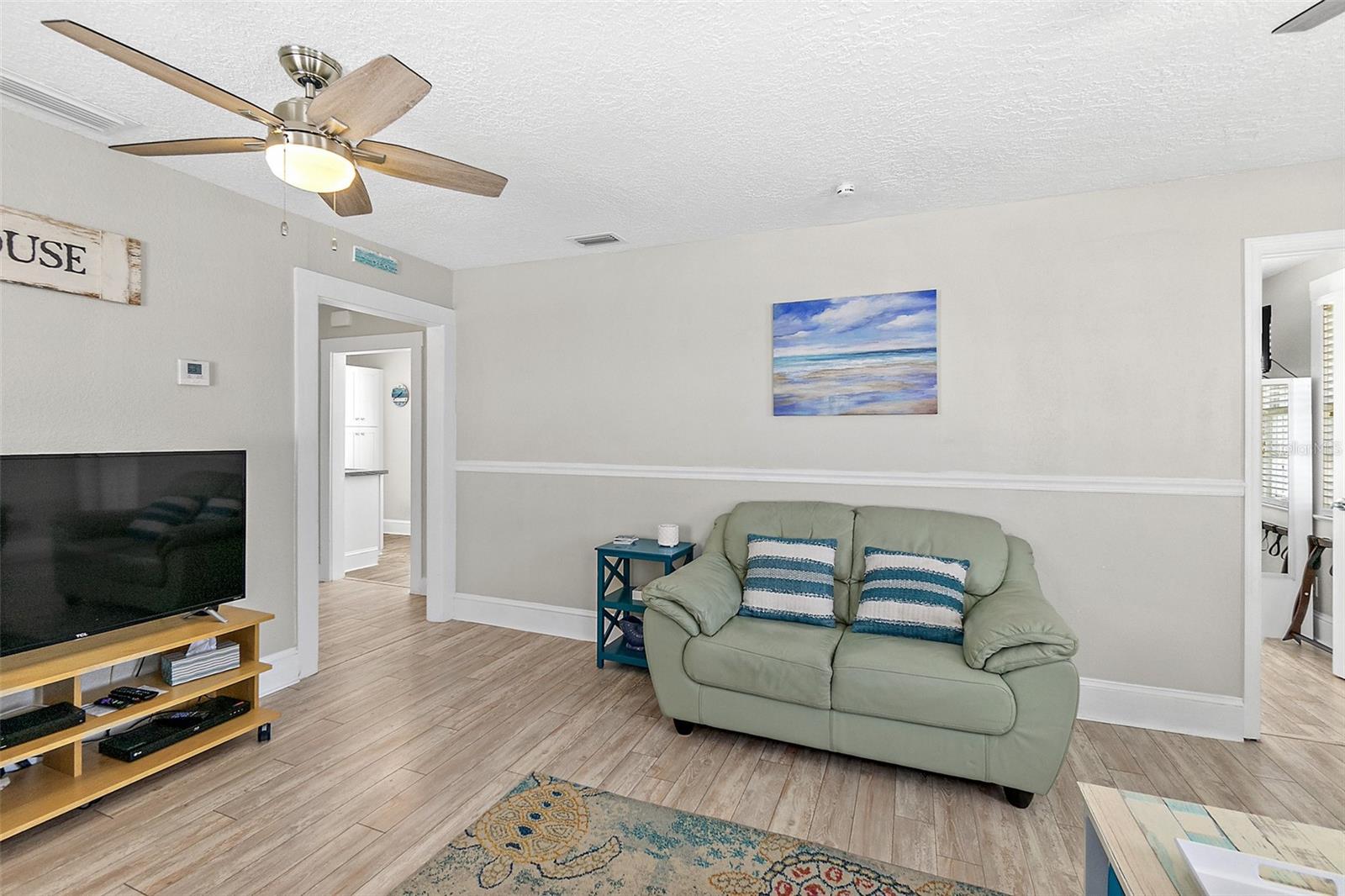 Image 5 of 29 For 409 Daytona Avenue