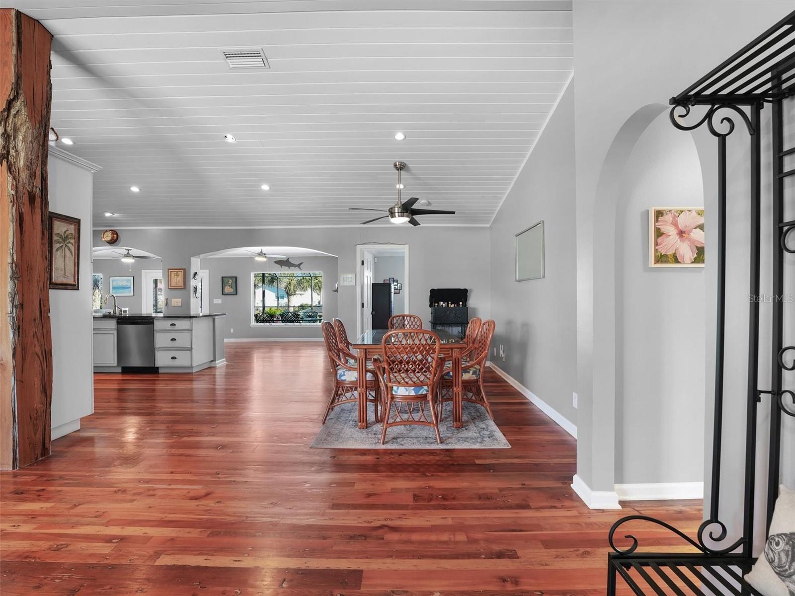 Image 10 of 46 For 40 Clarendon Court N