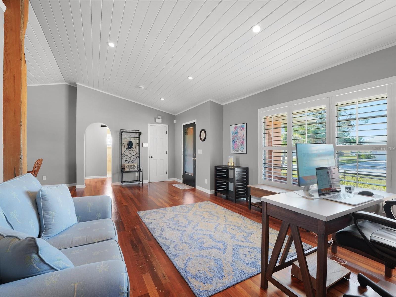 Image 13 of 46 For 40 Clarendon Court N