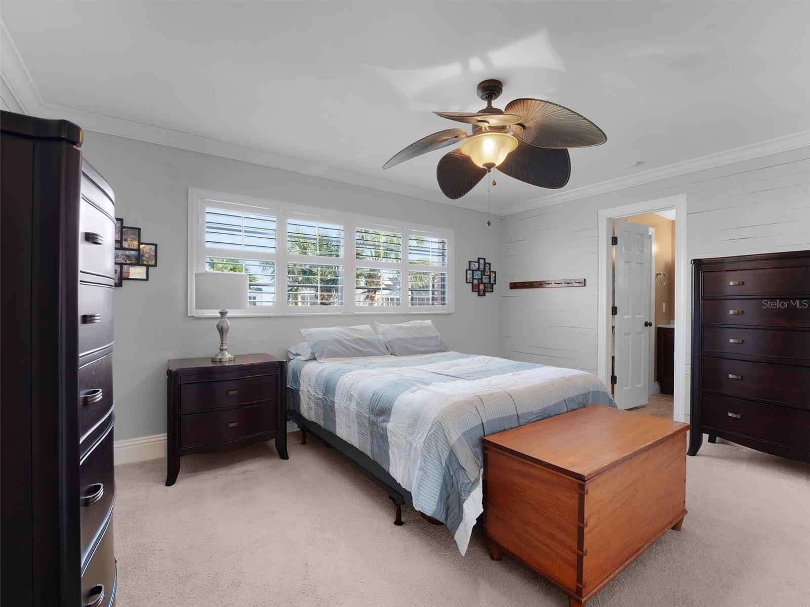 Image 21 of 46 For 40 Clarendon Court N