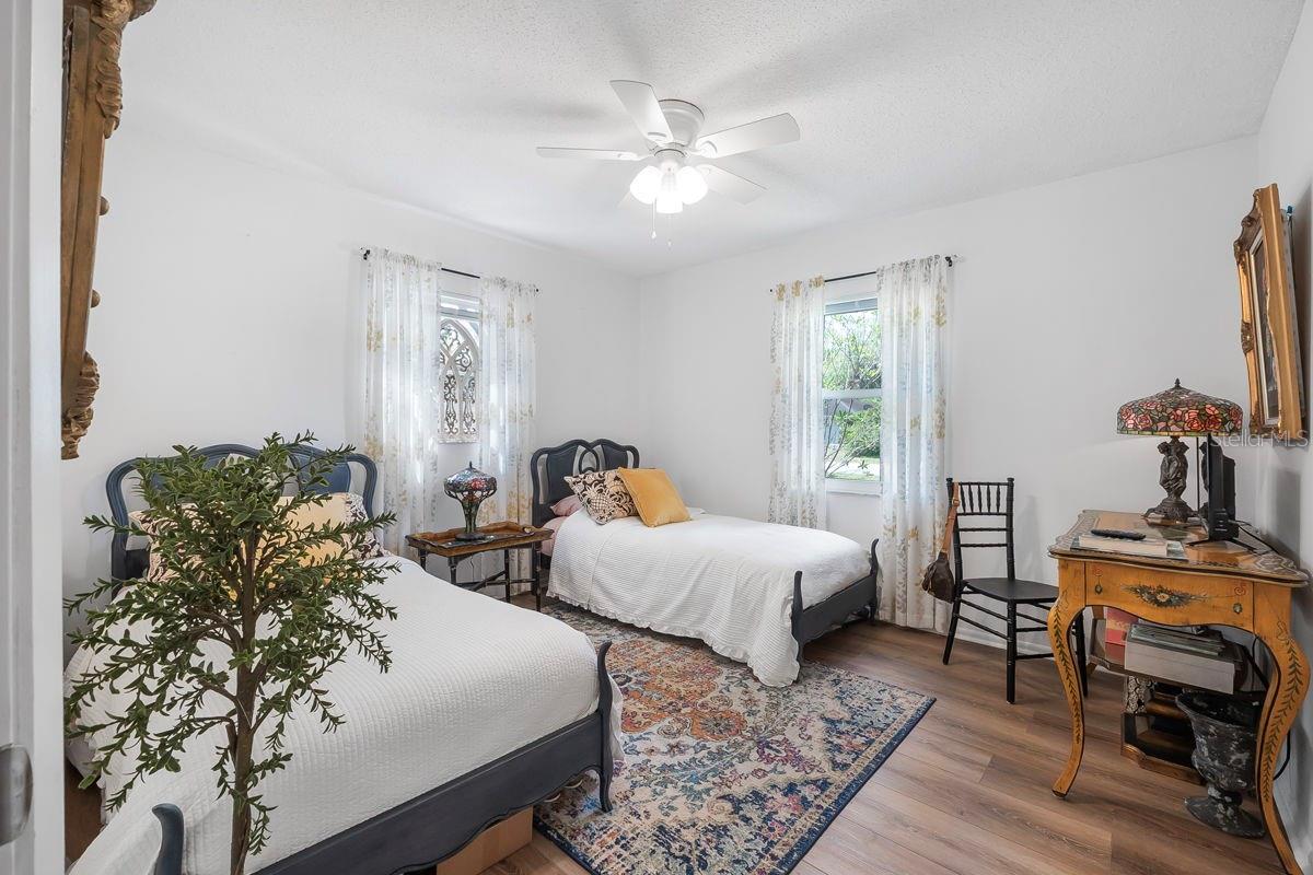 Image 13 of 35 For 1617 Orange Tree Drive