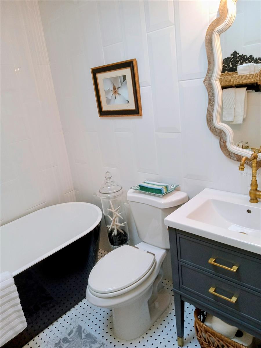 Image 21 of 29 For 112 Bridgehaven Drive