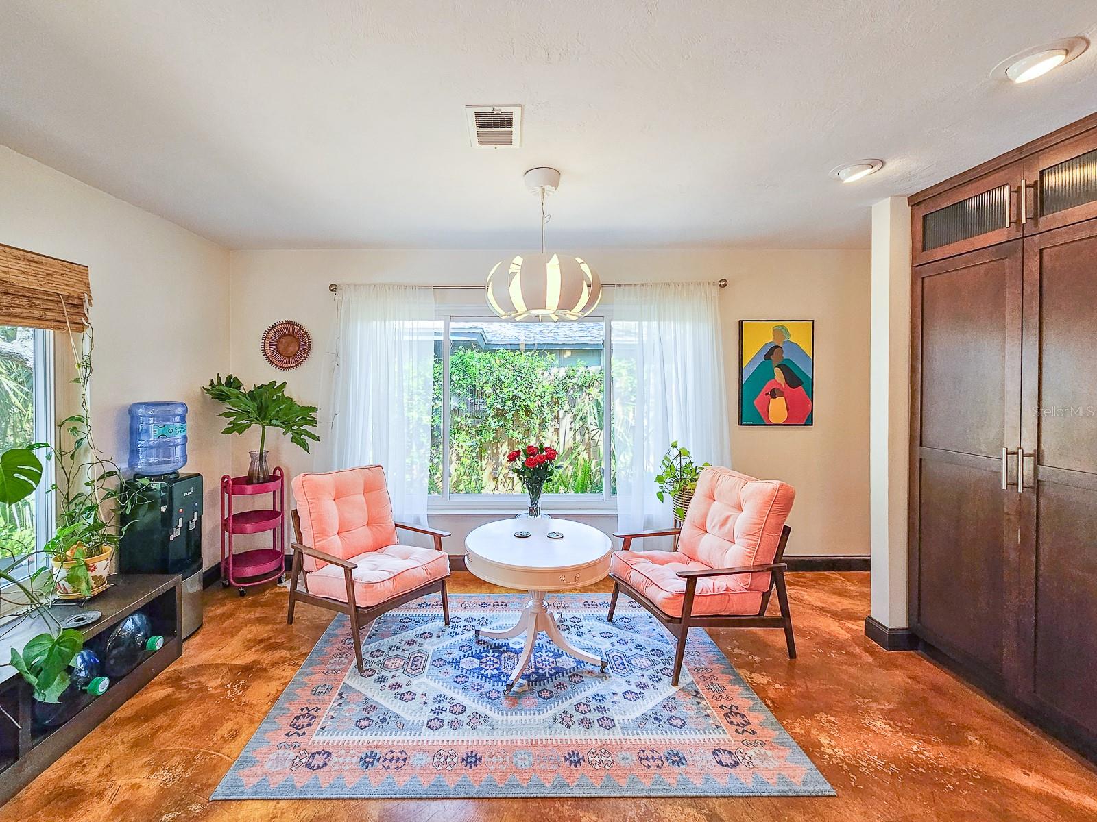 Image 13 of 62 For 2657 Annette Street