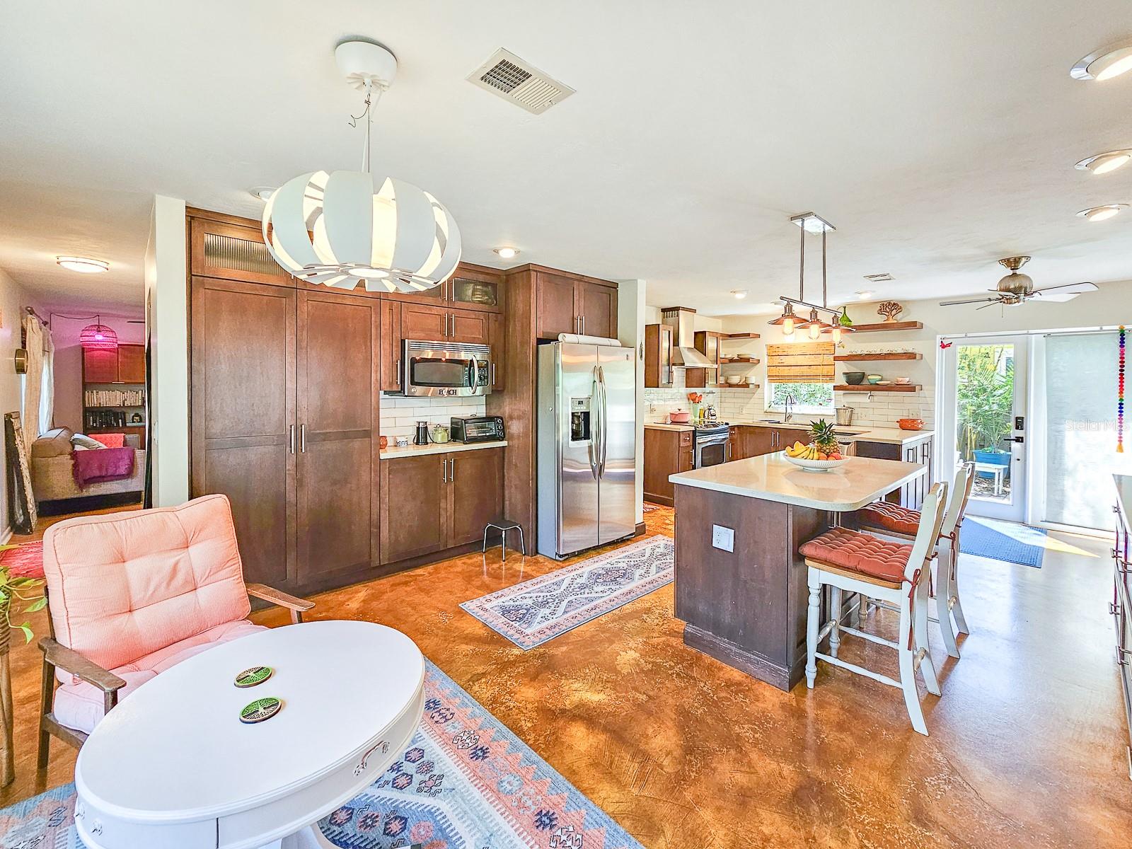 Image 19 of 62 For 2657 Annette Street