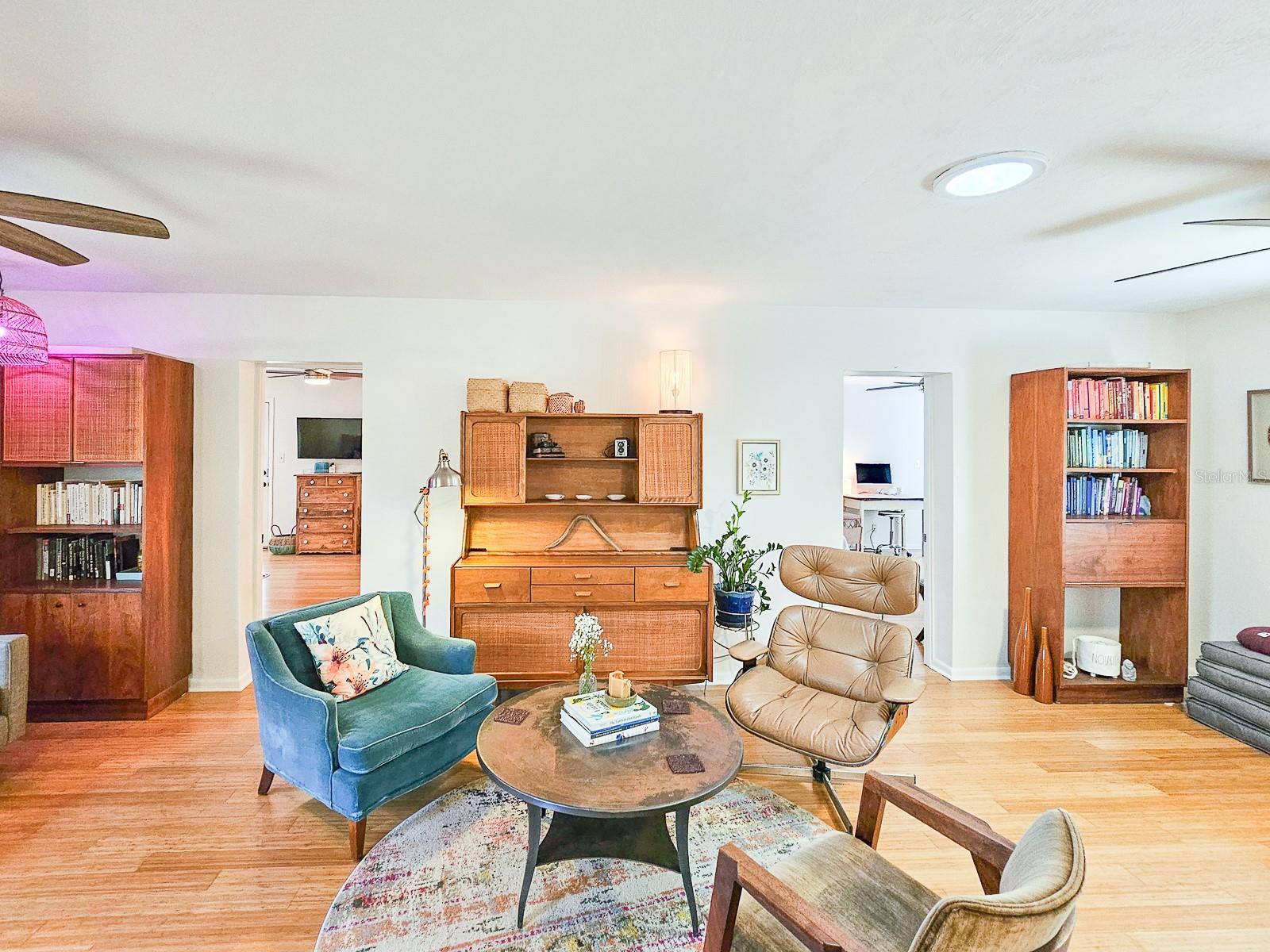 Image 34 of 62 For 2657 Annette Street
