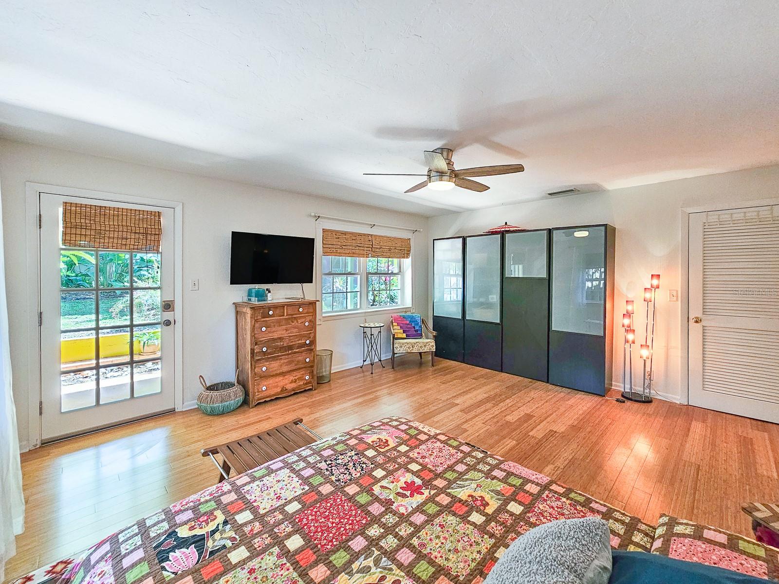 Image 42 of 62 For 2657 Annette Street
