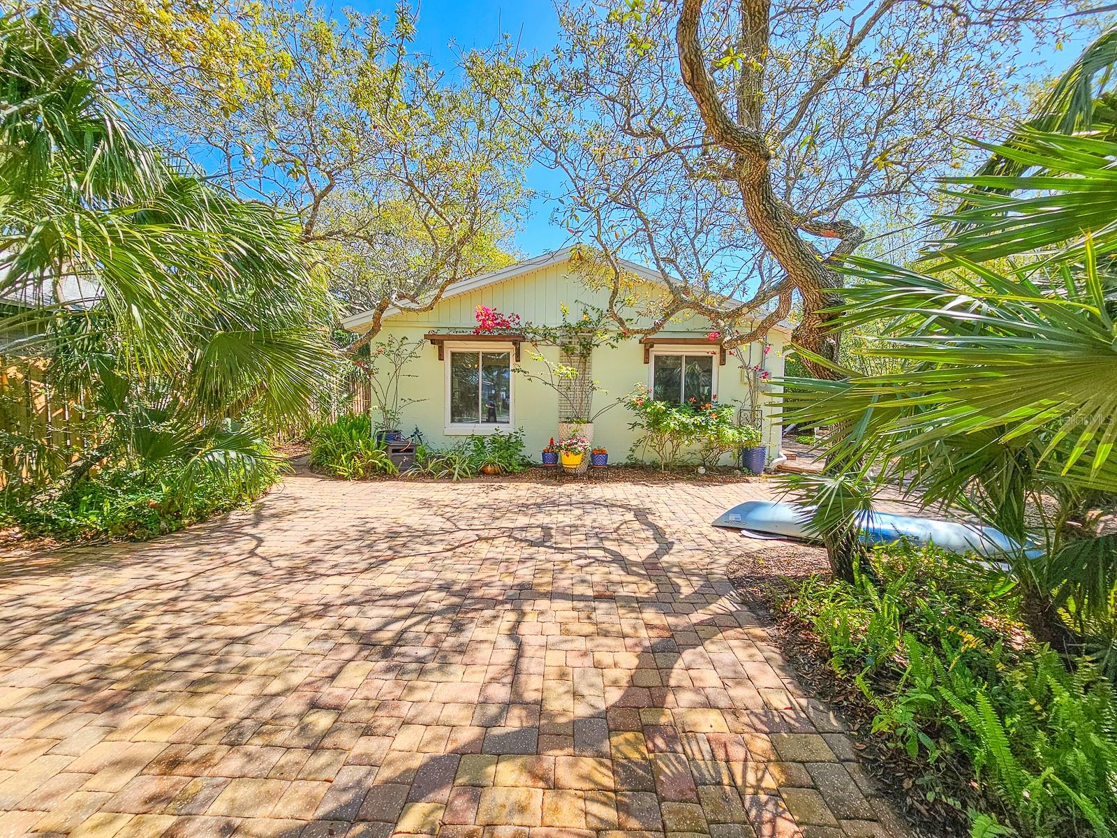 Image 8 of 62 For 2657 Annette Street