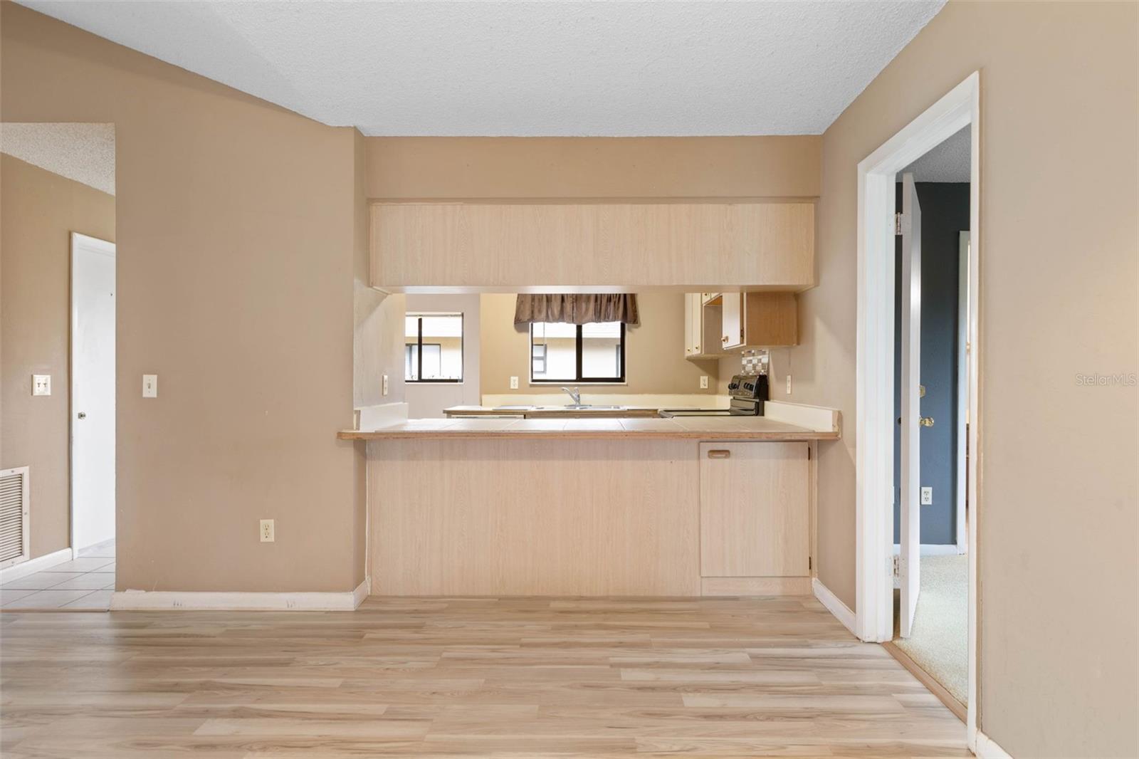 Image 10 of 71 For 100 Westbury Lane