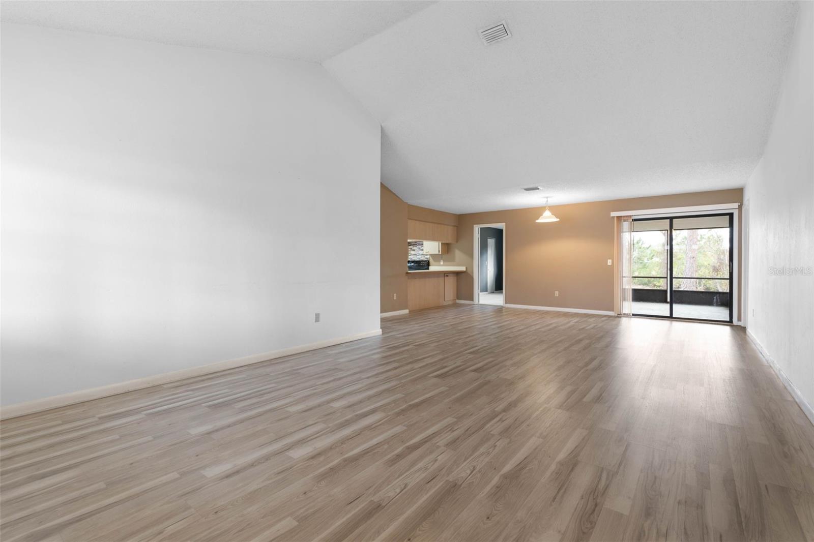 Image 6 of 71 For 100 Westbury Lane