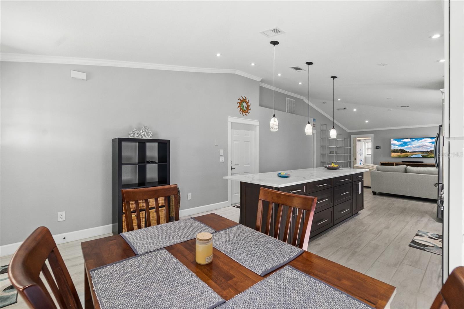 Image 10 of 40 For 320 7th Street