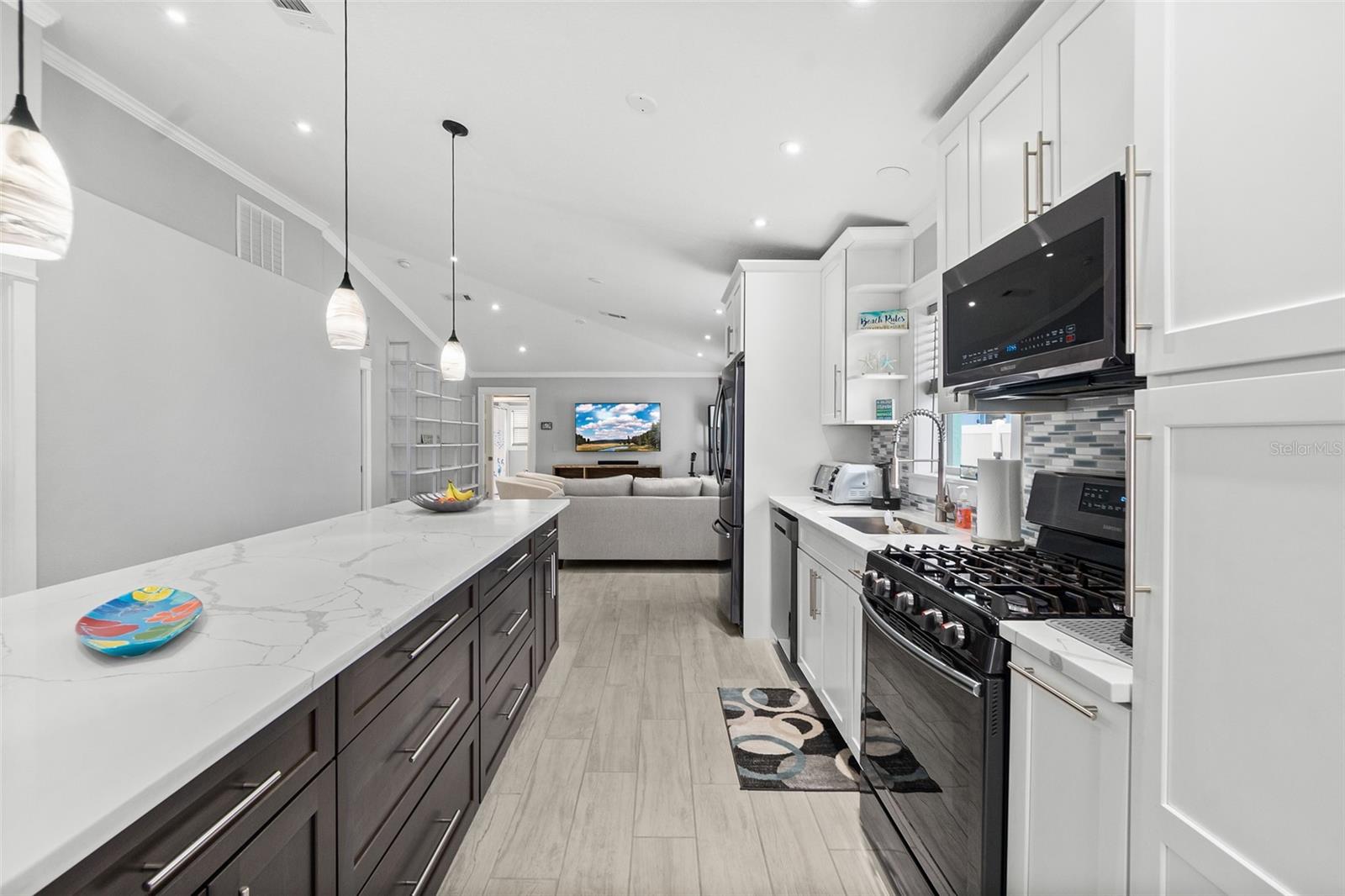 Image 12 of 40 For 320 7th Street