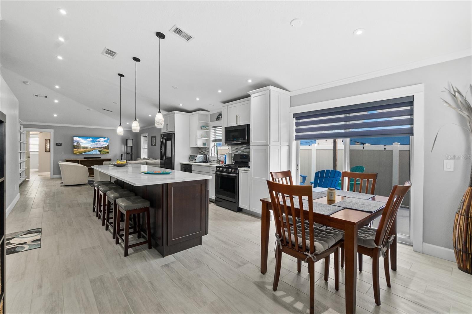 Image 9 of 40 For 320 7th Street