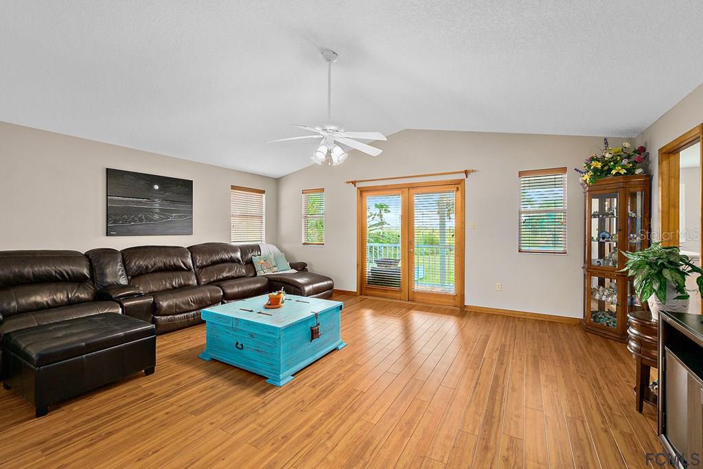 Image 13 of 49 For 1951 Daytona Avenue
